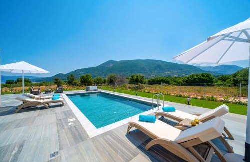 Katapodata Villa | Villa Drogarati Retreat by Villa Plus