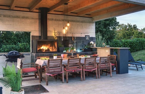 Smoljanci Villa | Villa Drvo - Five Bedroom Villa, Sleeps 10