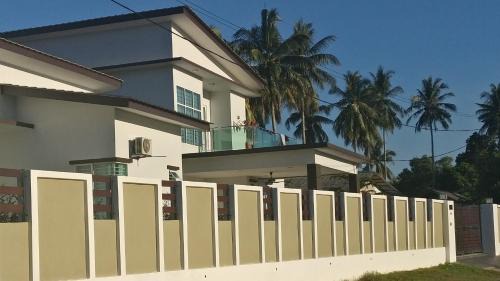Kampung Gong Badak House | Villa DSelasih Homestay @UMT UNISZA