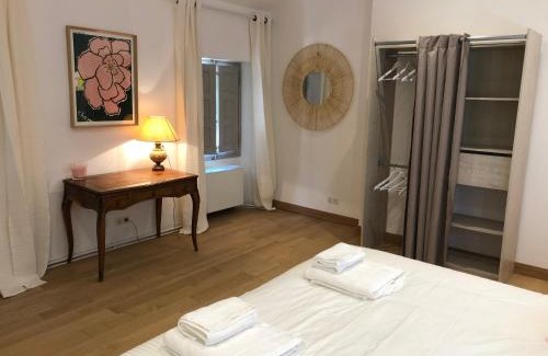 Saint-Martin-de-Castillon Bed & Breakfast | Villa du defens