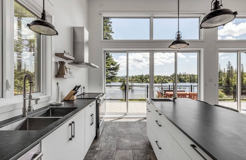 Saint-Brigitte-de-Laval Villa | Villa du Lac Poulin waterfront