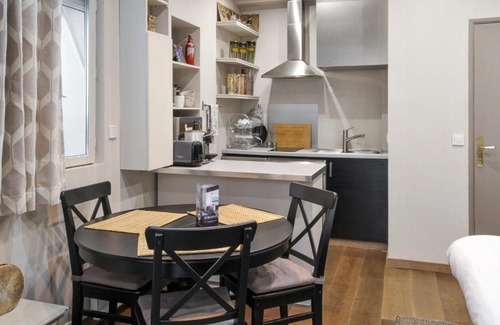 Saint-Merri Apartment | Villa du Louvre - Exceptional situation at the heart of Paris - Welkeys