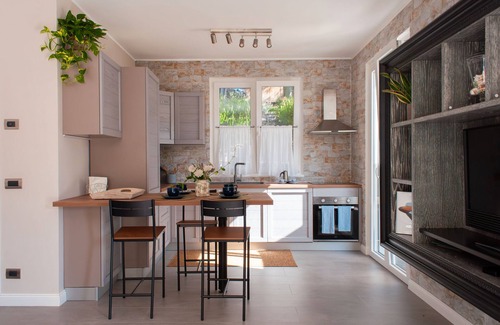 Rezza Villa | Villa 'Due Ulivi' with Private Terrace, Private Garden and Wi-Fi