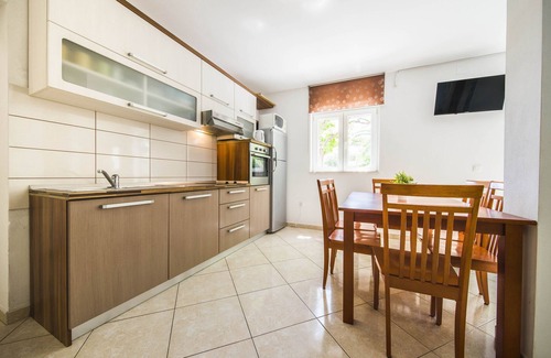 Podstrana Villa | Villa Dvori Viškovi-Seven Bedroom Villa with Swimming Pool