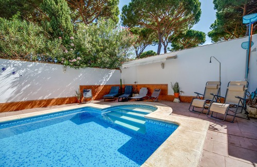 Los Gallos-Cerromolino Villa | Villa 'El Limonar' with Shared Pool, Wi-Fi and Air Conditioning