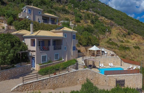 Pondi Villa | Villa Eirini