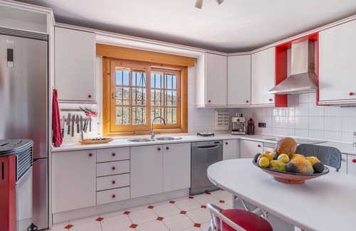 Itrabo Villa | Villa El Coronel Ítrabo by Ruralidays