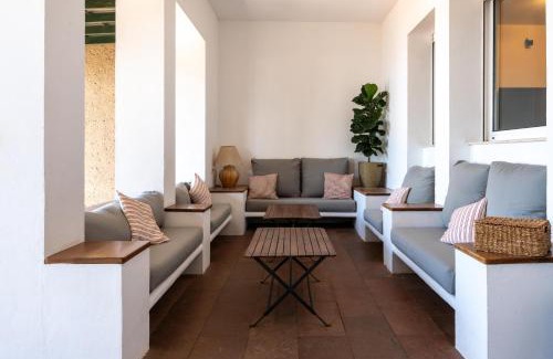 Poris de Abona Apartment | Villa El Olivo - first line with direct access to the beach