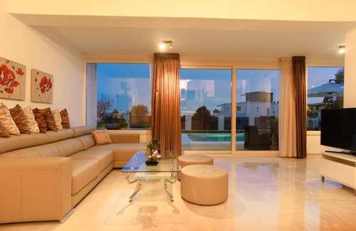 Urbanizacion el Rosario Villa | Villa El Rosario Marbella