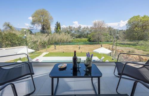 Corfu Town House | VILLA ELENA PRIVATE POOL Kontokali villas