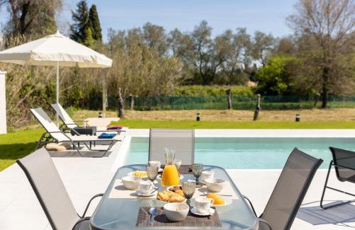 Corfu Town House | VILLA ELENA PRIVATE POOL Kontokali villas