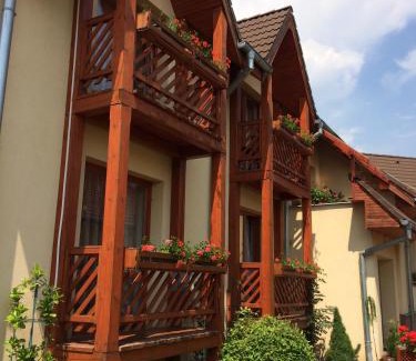 Smizany House | Villa Elena