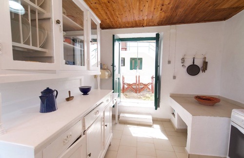 Mesovounia Villa | Villa eleni family tradiotional house