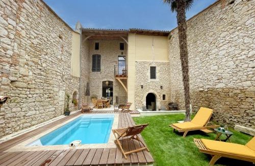Gontaud House | Villa Eleonore - Chic Central Retreat Heated Pool