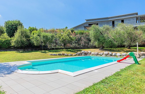 Monte Villa | Villa Elisa by Wonderful Italy
