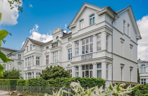 Seebad Heringsdorf Apartment | Villa Elisabeth Seewind - modern furnishings very close to the beach
