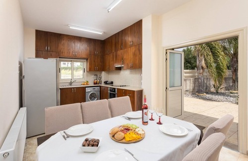 Droushia Villa | Villa Elite - Four Bedroom Villa, Sleeps 9