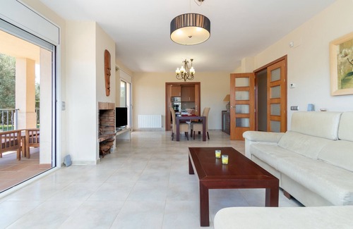 Calonge Villa | Villa "Elodia" with Garden, Terrace, Pool & Wi-Fi