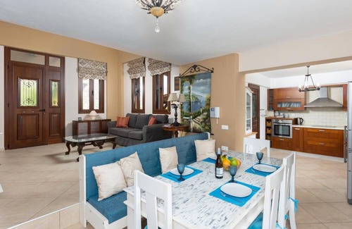 Plaka Villa | Villa Elounda Plaka - Three Bedroom Villa, Sleeps 8