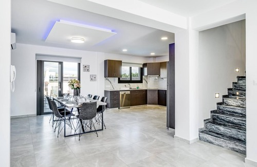 Timi Villa | Villa Elpida ONE by Ezoria Villas