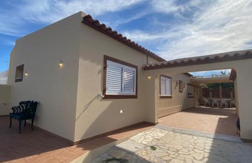 Manta Rota House | Villa ELTAEL - Miguel House - Warm Pool until 1 November - Facilities for disabled guests