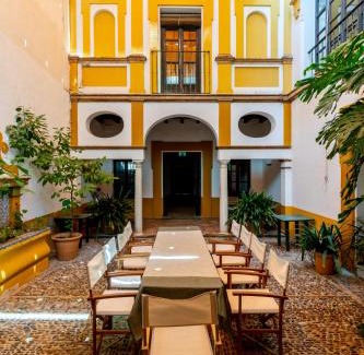 Santa Cruz Villa | Villa Elvira, exclusive Pool and Gardens in the heart of Sevilla