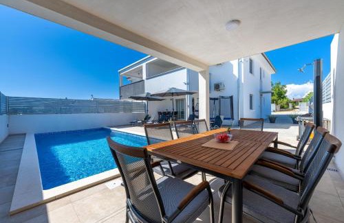 Sikici Villa | Villa Ema and Ana