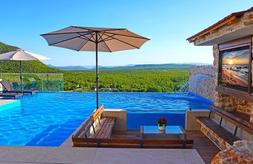 Trn Villa | Villa Ema - Luxury Villa with Swimming Pool