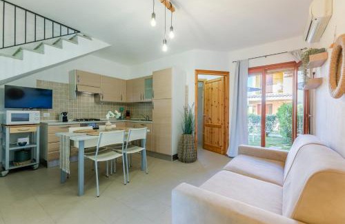 Sant'Anna Arresi Villa | Villa Emerald private compound swimming pool