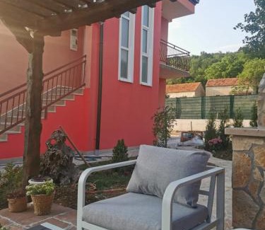 Trn Villa | Villa Emili