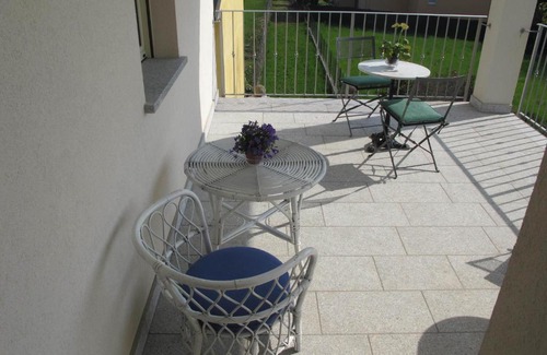 Castronno Bed & Breakfast | Villa Emilia