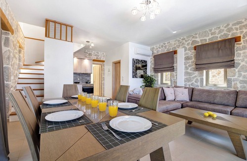 Tsoukaladhes Villa | Villa "Emily" with Sea View, Private Pool & Wi-Fi