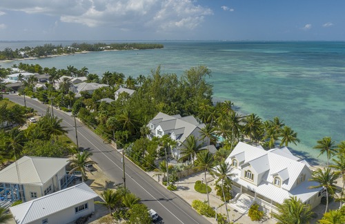 Rum Point Villa | Villa Emmanuel - Private Beachfront 5 Bedroom/4 Bath Villa near Rum Point