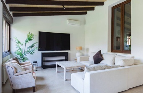 El Molinar Villa | Villa en Primera Línea de mar en Palma