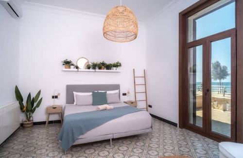 El Molinar Villa | Villa en Primera Línea de mar en Palma