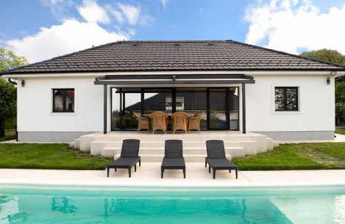 Mladenovac House | Villa EN
