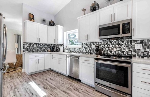 Lake Ida Shores House | Villa Enfield 3BR 2BA Pool Home near downtown