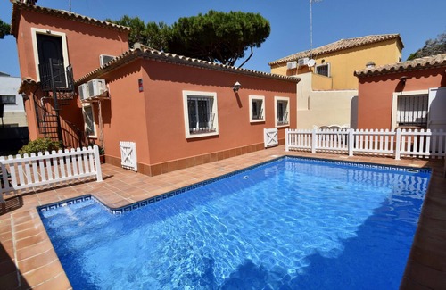 Chiclana de la Frontera Villa | Villa with amazing location! 500m to the beach