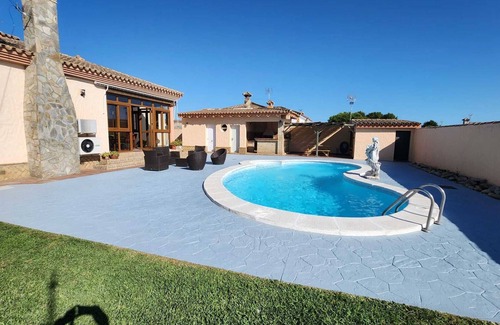 Chiclana de la Frontera Ski Chalet | Villa los Almonds.