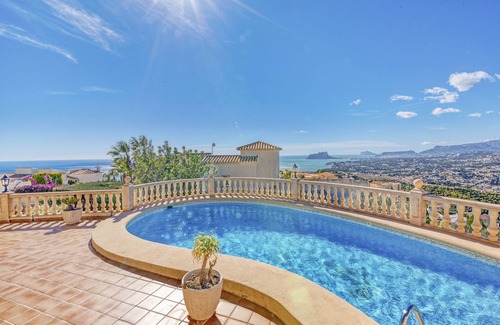 Cumbre del Sol Villa | Villa 'Casasilma' with Sea View, Wi-Fi and Air Conditioning