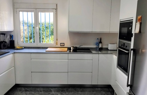 San Vicente del Raspeig Villa | Villa with Private Pool in Alicante/BBQ/Fitnesscenter/Sauna