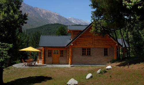 Hoyo de Epuyen Cabin | Villa Escondida