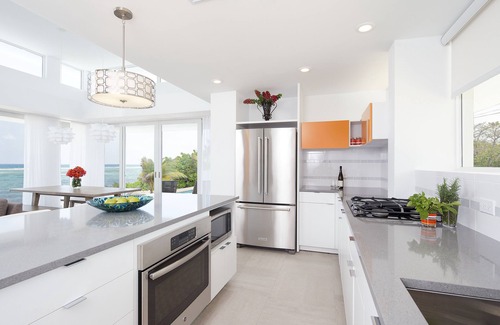 North Side House | Villa Esprit – Stunning 3 Bedroom Beachfront Villa in North Side with pool!