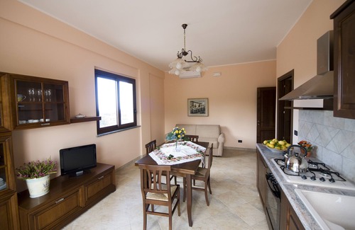 Santa Venerina Apartment | Villa Etnamare with Infinity pool - Apartment Gelsomino