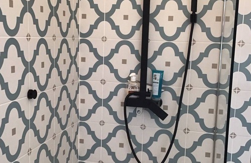 Grande-Terre Villa | villa facing the sea, large terrace, garden ..