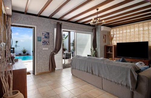 Playa Blanca Villa | Villa Fae