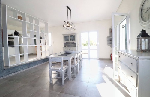 Pirgi Villa | Villa Faiax - stunning pool views Ipsos bay