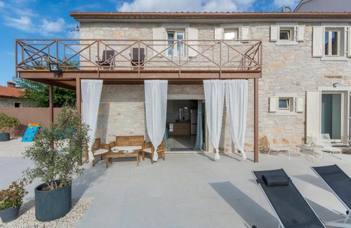 Selina Villa | Villa Famiglia