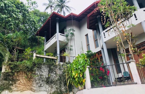 Anniwatta Hotel | Villa Familia