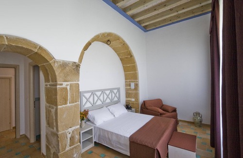 Syracuse Hotel | Villa Fanusa